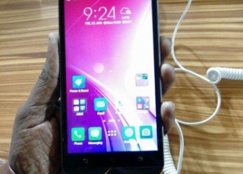 ASUS Zenfone Zoom hands on images