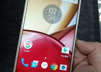 Moto m real image