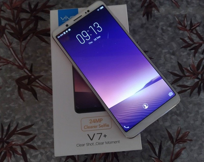 Vivo V7+ Selfies