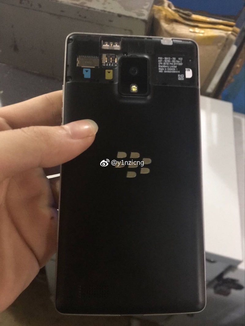 Blackberry 208F camera