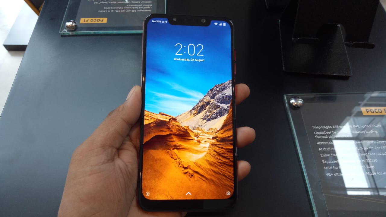 Poco F1 c