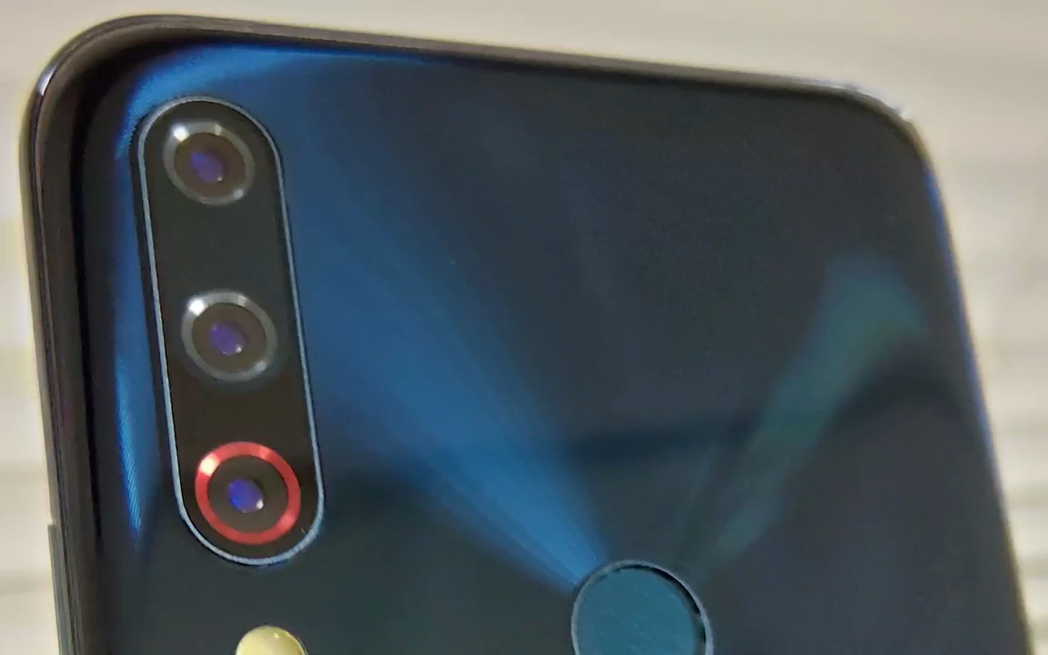 Asus ZenFone 6 triple camera a