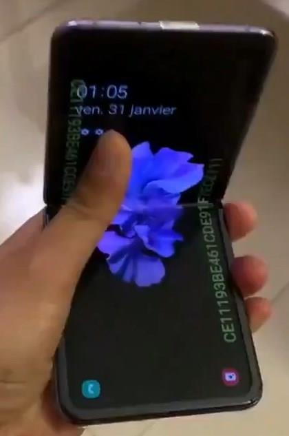 Samsung Galaxy Z Flip hands-on video leaked
