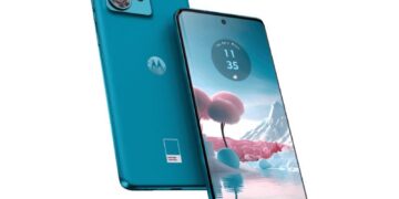 Moto Edge 40 Neo with curved screen