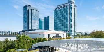 Samsung Electronics second quarter 2026 results graphic showing record revenue and operating profit