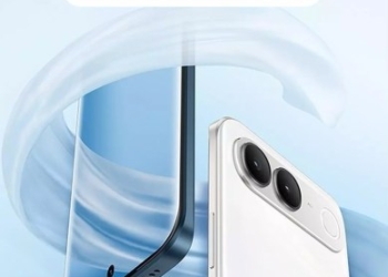 vivo S2 teaser poster confirming a 6 August India launch, showing white and blue colour options