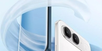 vivo S2 teaser poster confirming a 6 August India launch, showing white and blue colour options