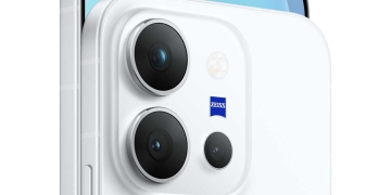 vivo X300 E in Moonlight White with its square Zeiss triple camera module