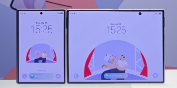 Samsung Galaxy Z Fold 8 folded and unfolded showing the inner display