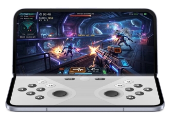 Android 17 foldable gaming mode with controller overlay on a folded Pixel-style device