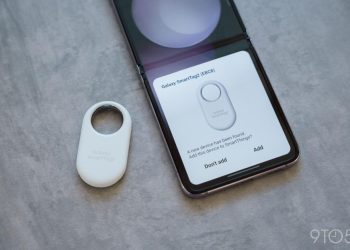 Samsung Galaxy SmartTag 2, which is not affected by the SmartThings Tracker shutdown