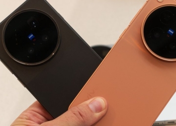 vivo X500 Pro and X500 Pro Max held side by side, showing their rear camera modules ahead of the Europe launch