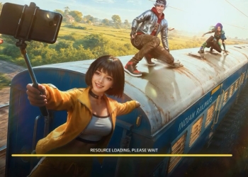 Free Fire India localized loading screen with characters riding an Indian Railways train