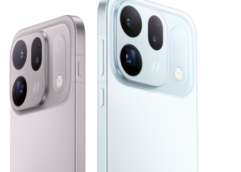 Oppo Find X10 in purple-gray and light blue, rear Hasselblad camera modules